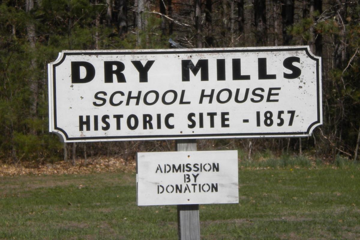 Dry Mills Schoolhouse Museum Sign